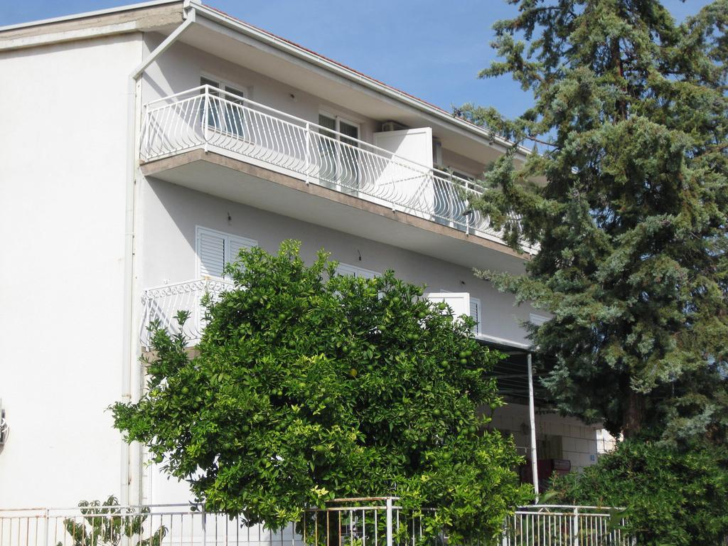 Apartments Diana Оребич Екстер'єр фото