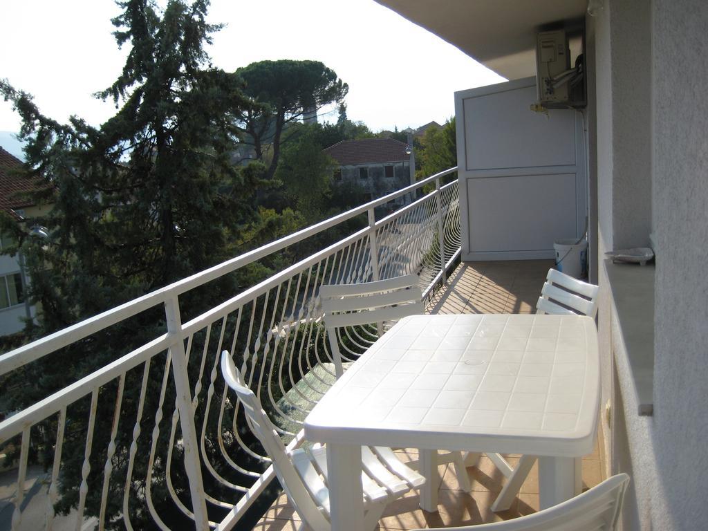 Apartments Diana Оребич Екстер'єр фото