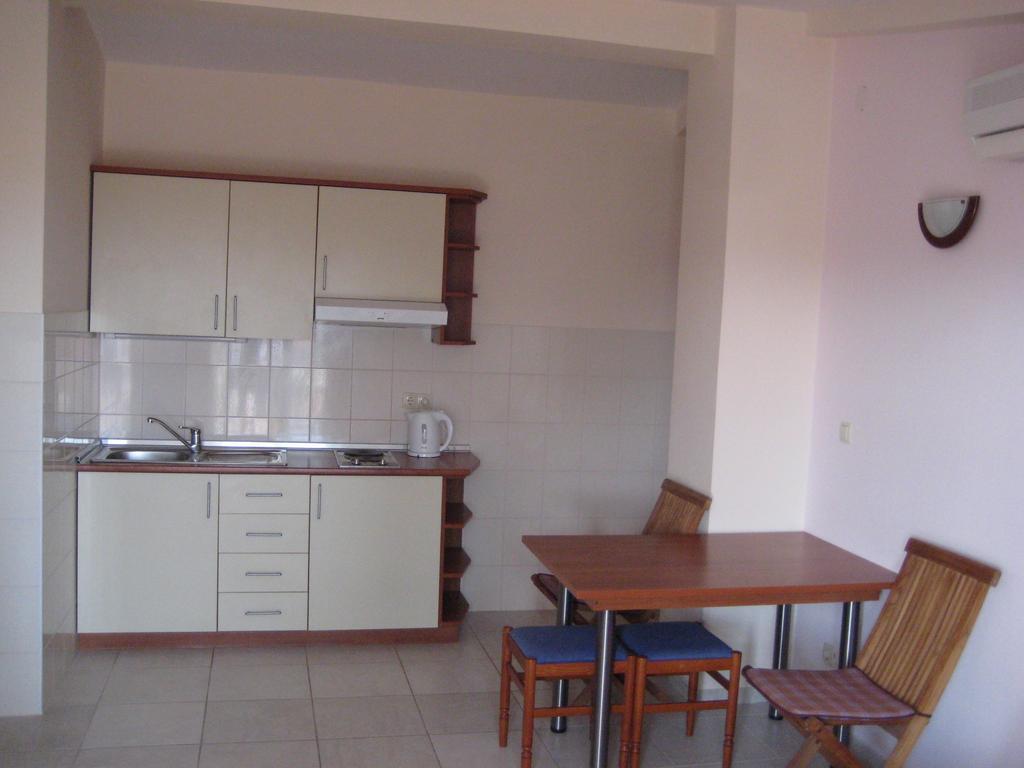 Apartments Diana Оребич Екстер'єр фото